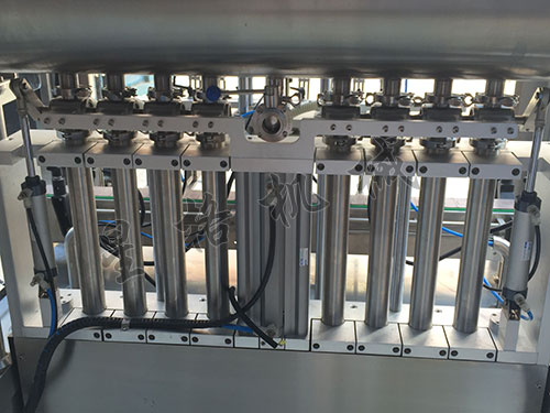 全自動8頭醬料灌裝機(圖2)