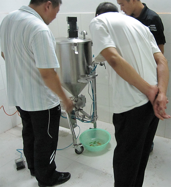 星格醬料灌裝機(jī)走進(jìn)連云港茂揚調(diào)味品(圖2)