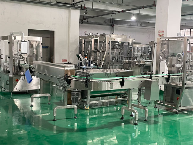 2022年新款自動醬料灌裝生產(chǎn)線上線了！(圖2)
