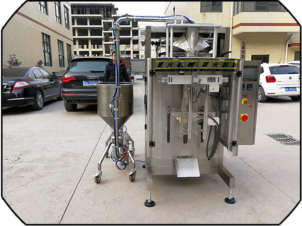 多功能辣椒醬料包裝機械出現(xiàn)故障怎么解決(圖1) 多功能辣椒醬料包裝機械出現(xiàn)故障怎么解決(圖1)