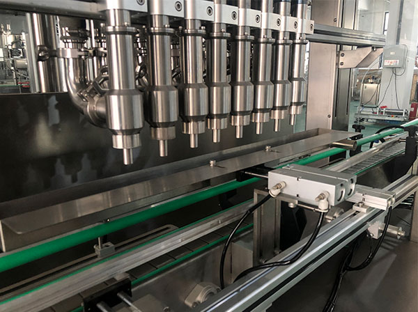 大型濃稠醬料灌裝生產線實現高效率的原因(圖1) 大型濃稠醬料灌裝生產線實現高效率的原因(圖1)