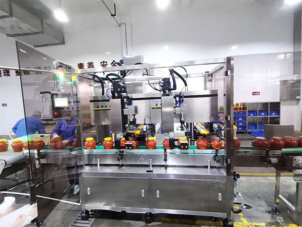 剁椒醬料灌裝生產(chǎn)線(xiàn)能為灌裝提供好的效果(圖2) 剁椒醬料灌裝生產(chǎn)線(xiàn)能為灌裝提供好的效果(圖2)