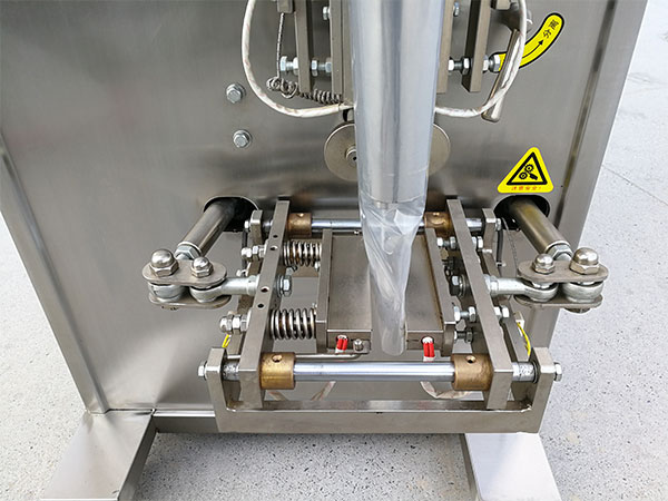 牛肉醬料包裝機(jī)設(shè)計(jì)合理通用(圖2)