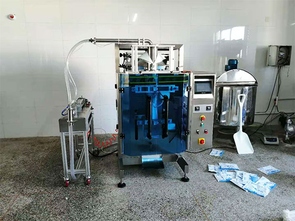 全自動醬料包裝機設備改變了包裝難題(圖1) 全自動醬料包裝機設備改變了包裝難題(圖1)