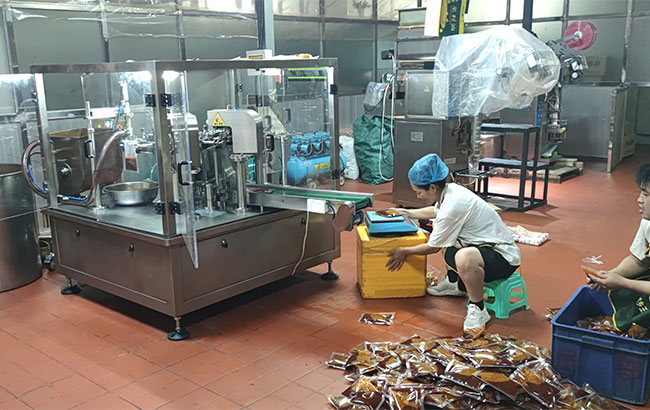 醬料包裝生產(chǎn)線-自動(dòng)醬料包裝機(jī)的性能特點(diǎn) 操作直觀(圖1) 醬料包裝生產(chǎn)線-自動(dòng)醬料包裝機(jī)的性能特點(diǎn) 操作直觀(圖1)